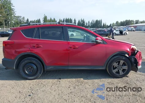2015 Toyota Rav4 Xle z USA, uszkodzony, nr VIN 2T3RFREV8FW359003